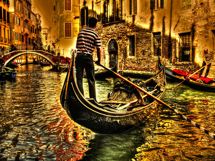 City Scene Photograph - Venezia by Ludmila Nayvelt