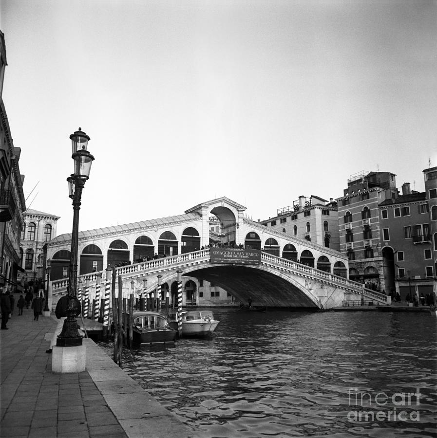 Venezia Rialto Photograph by Riccardo Mottola