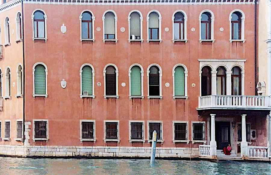 Venice Apartment Photograph by Stuart Litoff