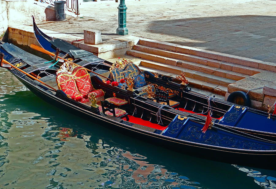 Venice At Three Photograph by Ira Shander
