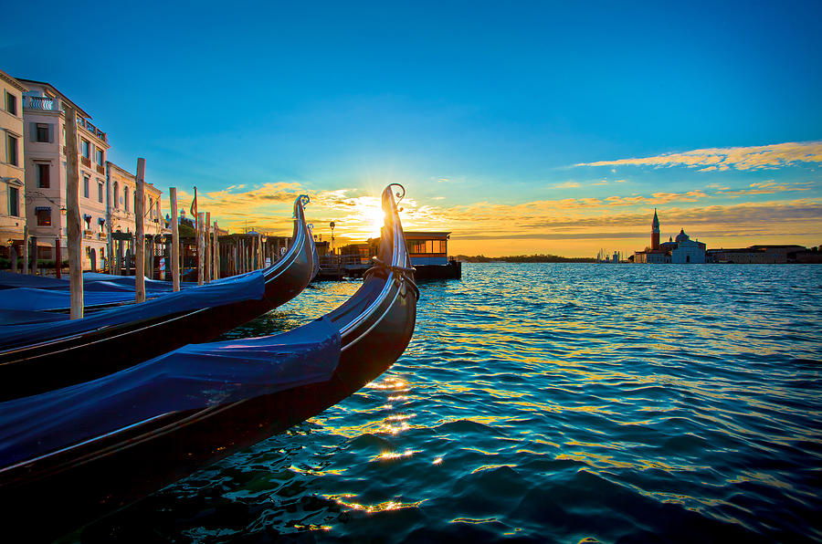 Venice, Gondola Photograph by Albert Photo