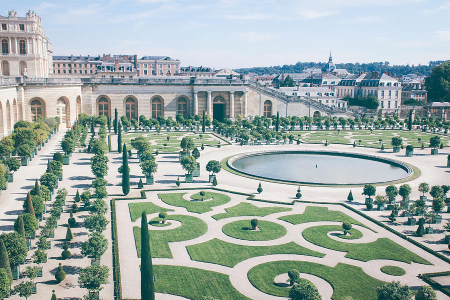 Versailles Photograph - Versailles Gardens by Elizabeth Thomas