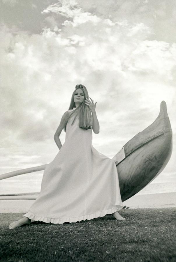 Veruschka Wearing A Malia Hawaii Dress Photograph by Franco Rubartelli