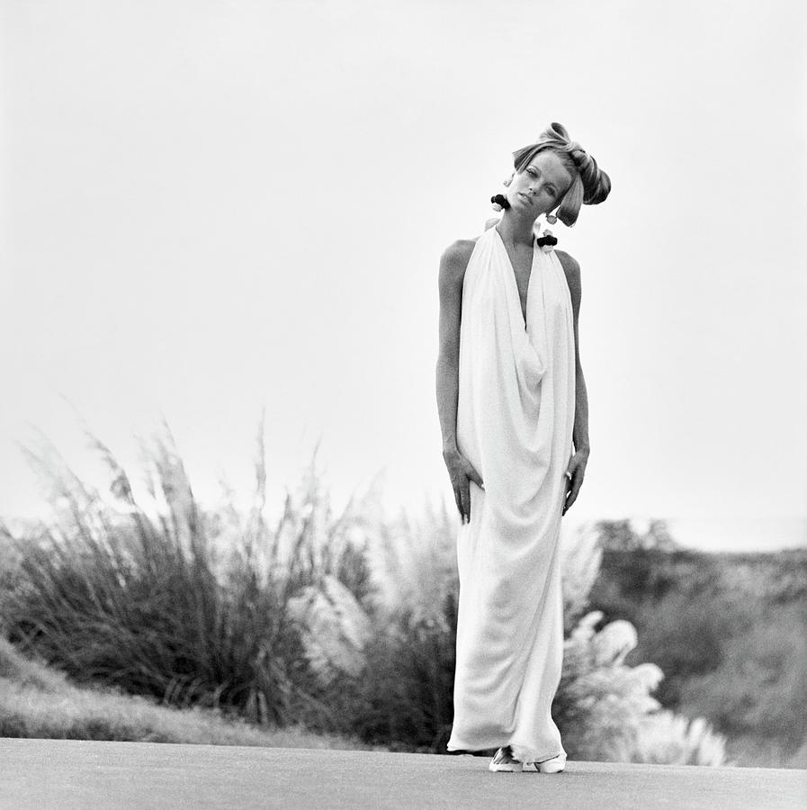 Veruschka Wearing A Sarmi Dress Photograph by Franco Rubartelli