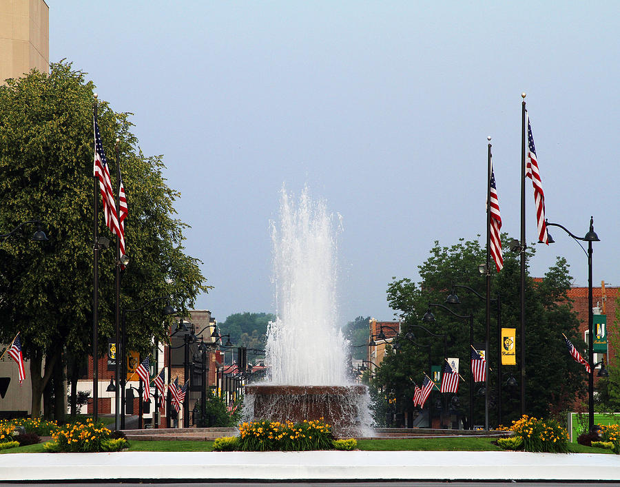 Veterans Memorial Fountain Belleville Illinois Photograph by John Freidenberg