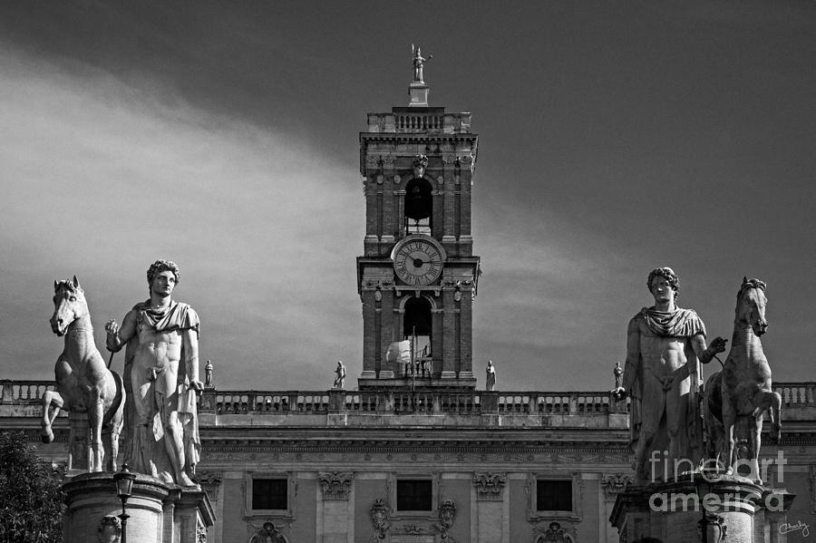 Black And White Photograph - Victor Emmanuel II Monument by Prints of Italy
