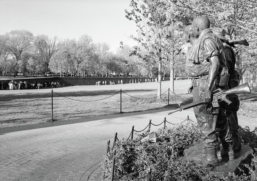 Vietnam Veterans Memorial Photograph by Granger