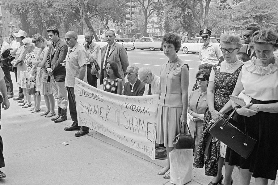Washington D.c. Photograph - Vietnam War Protest, 1965 by Granger