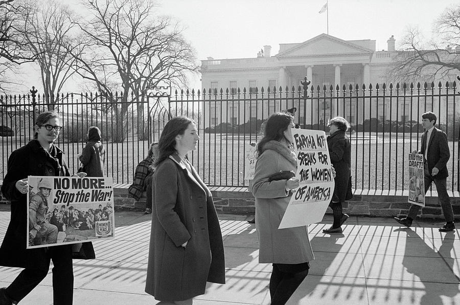 Vietnam War Protest, 1968 Photograph by Granger