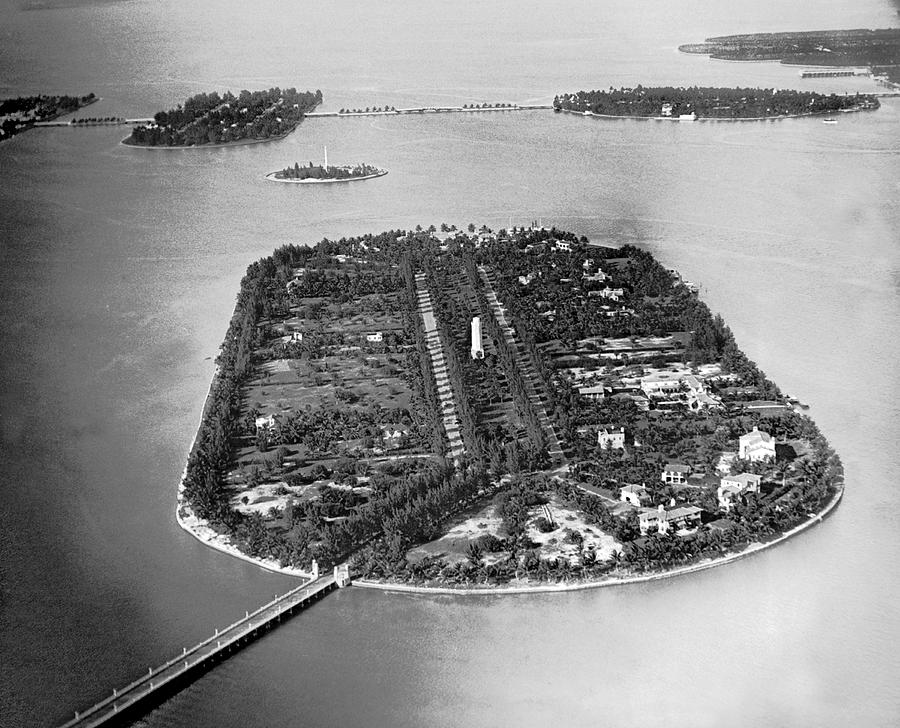 View Of Artificial Star Island Photograph by Underwood Archives