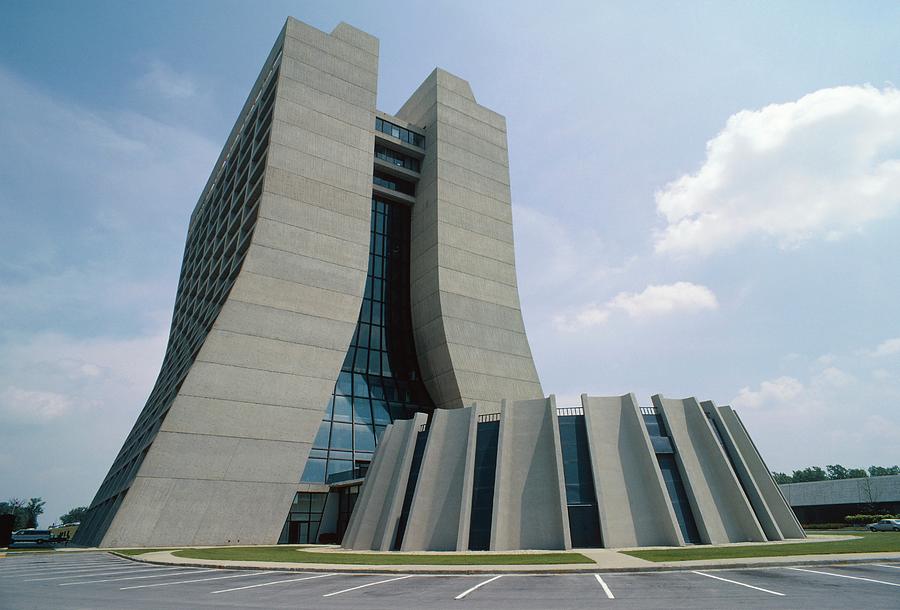 View Of Fermilab Administration Building Photograph by David Parker/science Photo Library