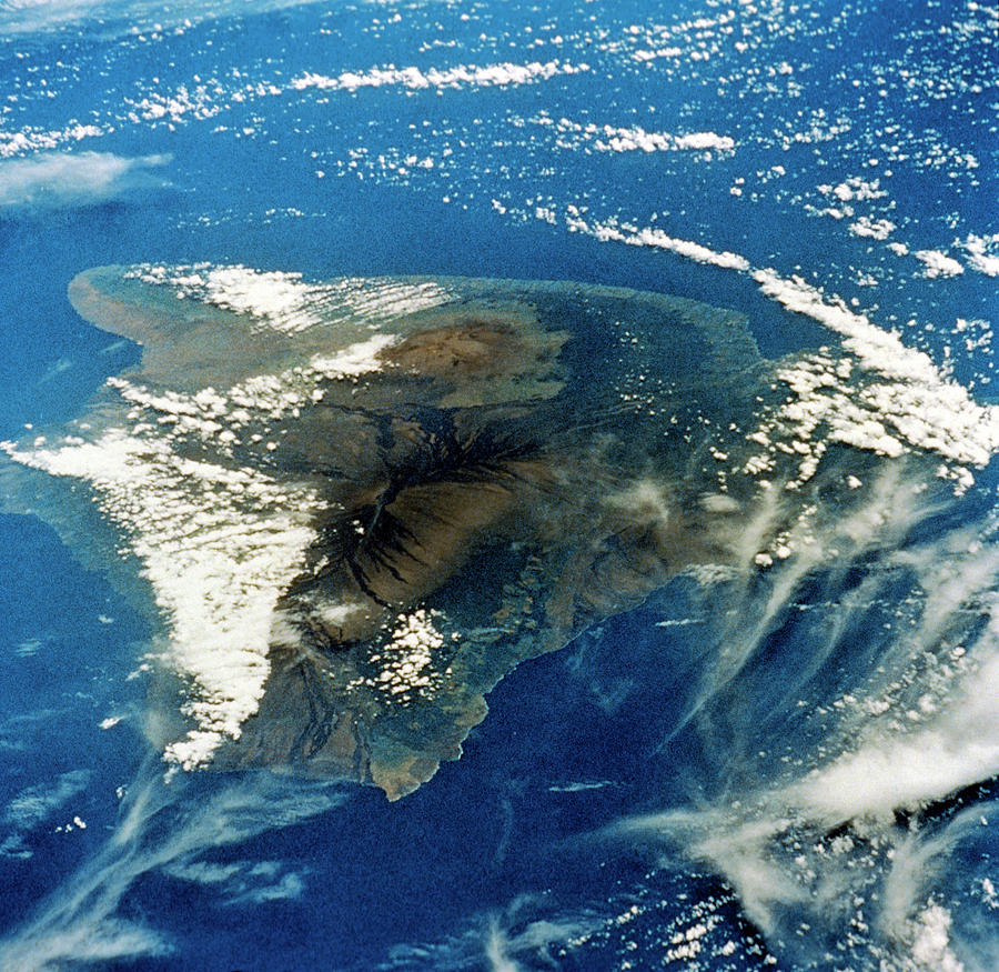 View Of Hawaii Island From Space Shuttle Columbia Photograph by Nasa/science Photo Library
