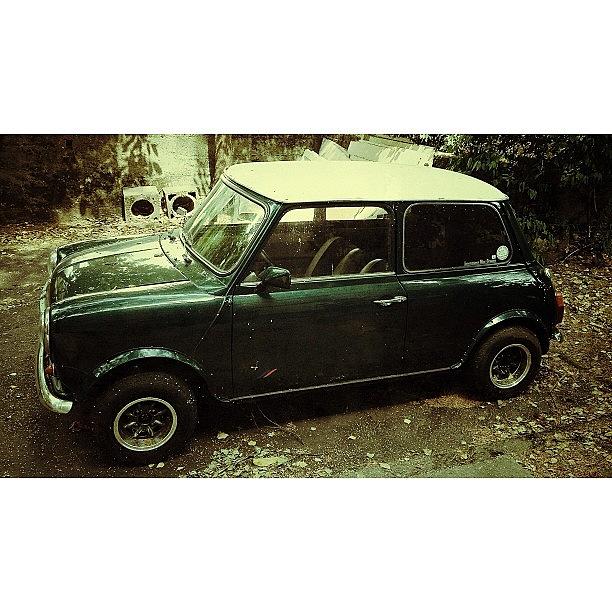 Mini Photograph - Vintage Car, Vintage Look by Zoran Pomykalo