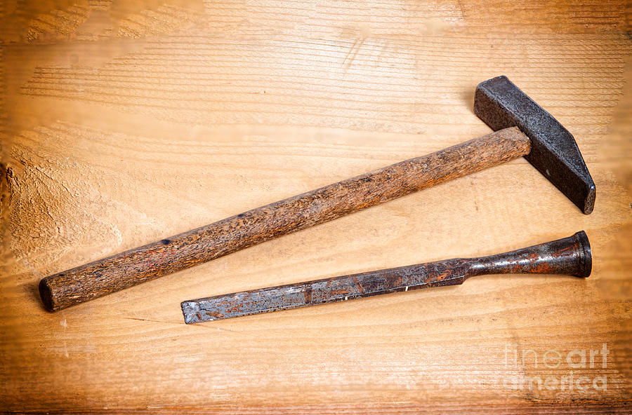 Vintage hammer and rusty chisel Photograph by Les Palenik