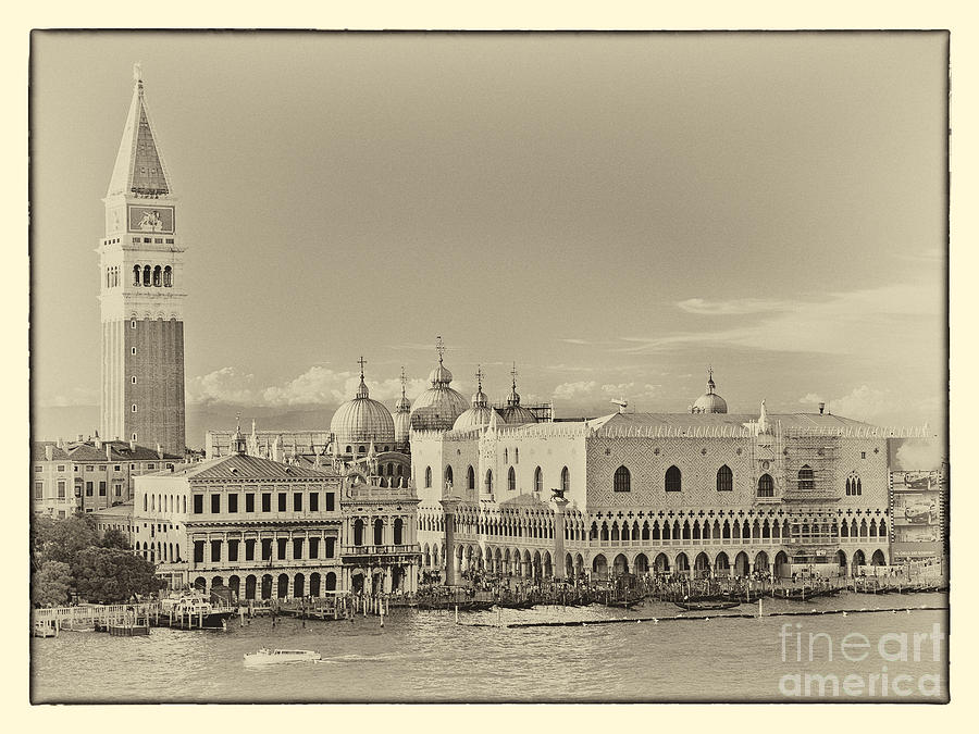 Heart of Venice Vintage  Photograph by Kate McKenna
