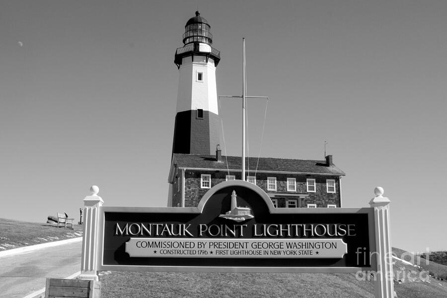 George Washington Photograph - Vintage Looking Montauk Lighthouse by John Telfer
