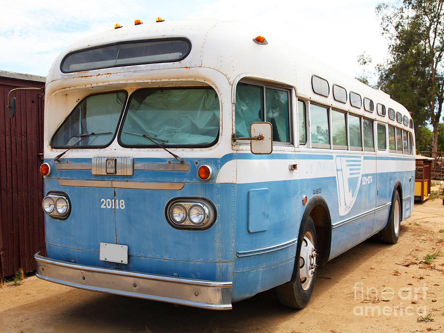 Vintage Passenger Bus 5D28384 Photograph by Wingsdomain Art and Photography