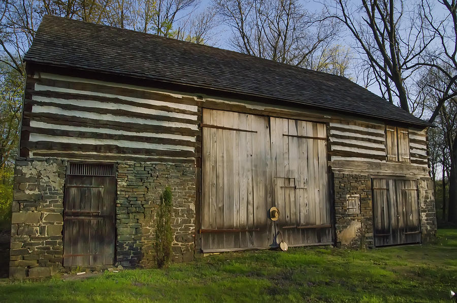 Vintage Pennsylvania Barn Photograph by Bill Cannon