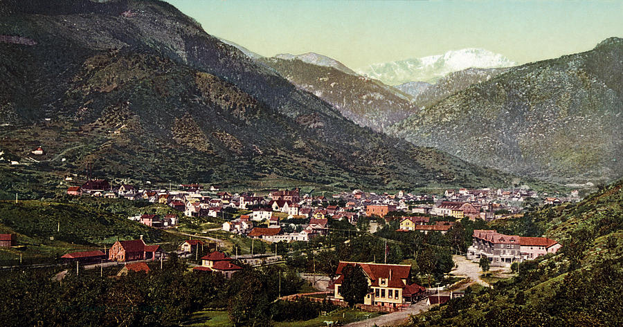 Vintage Photograph of Manitou Springs Colorado - 1902 Photograph by Eric Glaser