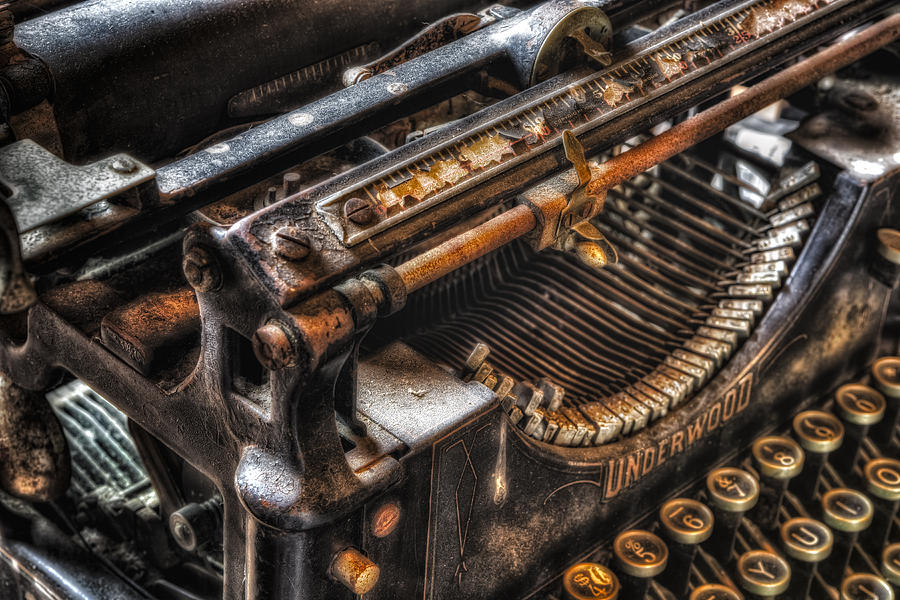 Vintage Underwood Typewriter Photograph by Susan Candelario
