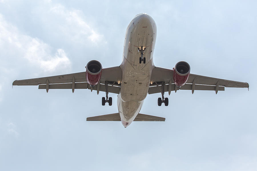 Virgin America Airbus 319 Photograph by John Daly