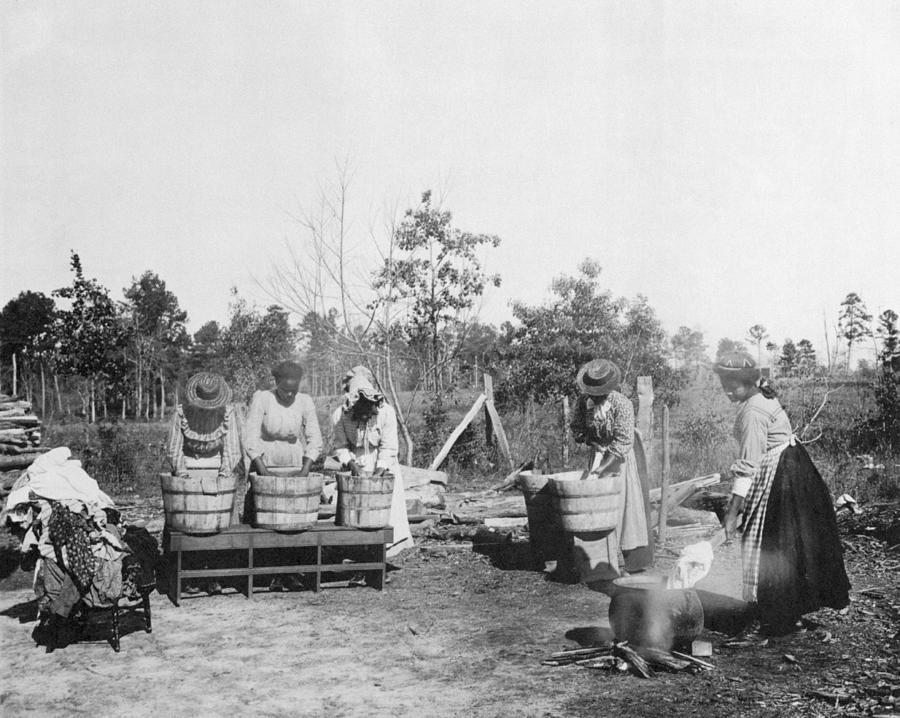 Virginia Wash Day, C1900 Photograph by Granger