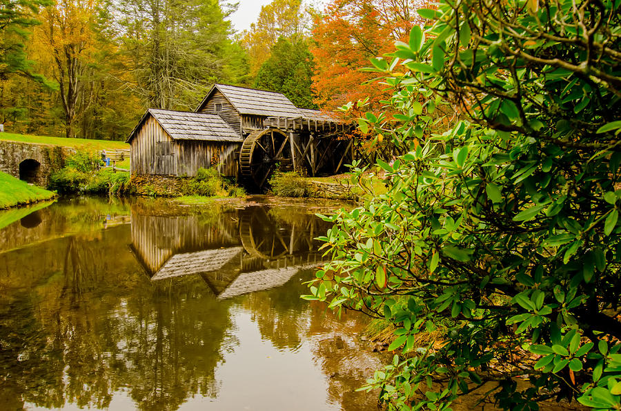 Virginias Mabry Mill on the Blue Ridge Parkway in the Autumn se Photograph by Alex Grichenko