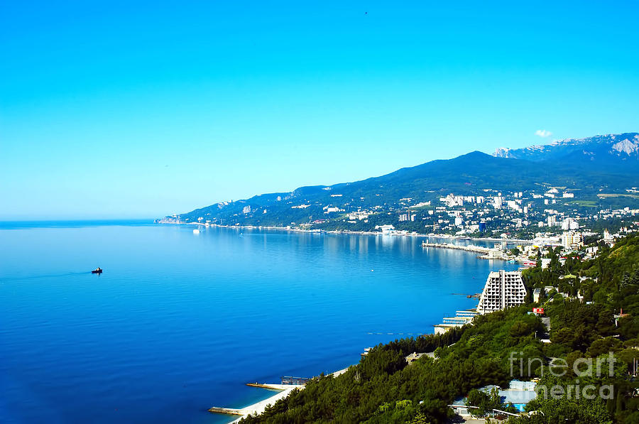 Vista Crimea Photograph by Boon Mee