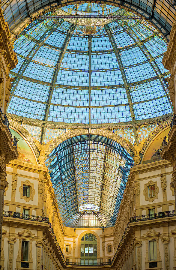 Inside the Vittorio Emanuele II Gallery at Milan City Italy - Louis Vuitton  and Savini Shops Editorial Stock Image - Image of emanuele, european:  120580184