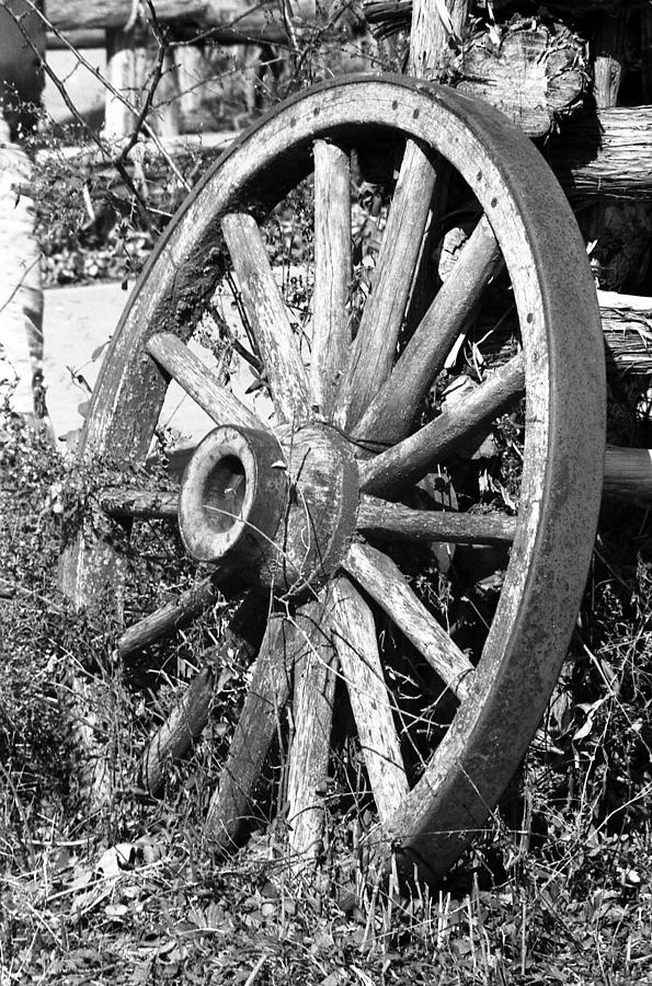 Wagon Wheel - No Where To Go - BW 01 Photograph by Pamela Critchlow