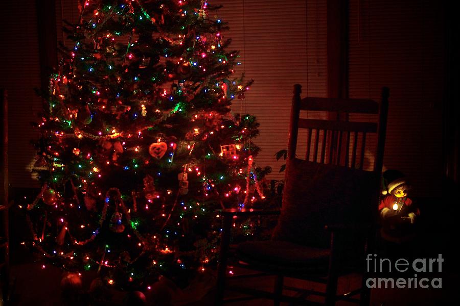 Christmas Cards Photograph - Waiting for Christmas by Frank J Casella