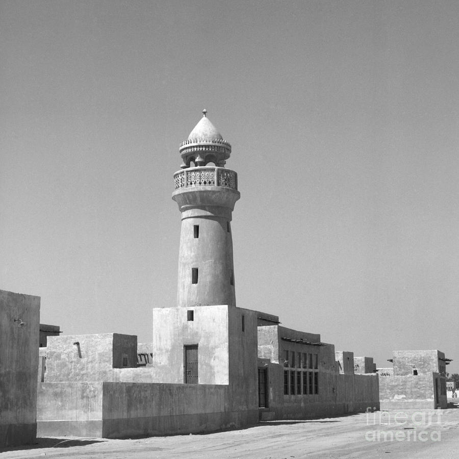 Wakrah mosque Photograph by Paul Cowan