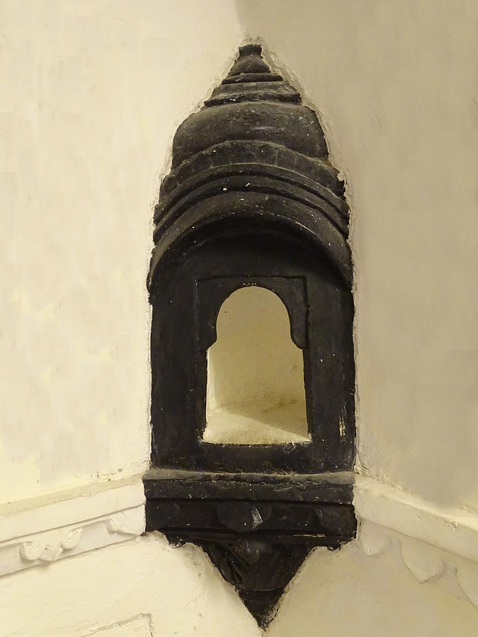 Queen Photograph - Wall Niche Shelf Udaipur City Palace India by Sue Jacobi