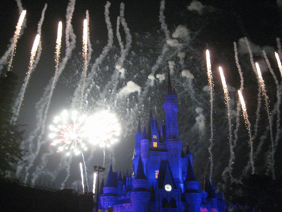 Orlando Photograph - Walt Disney World Resort - Magic Kingdom - 121253 by DC Photographer