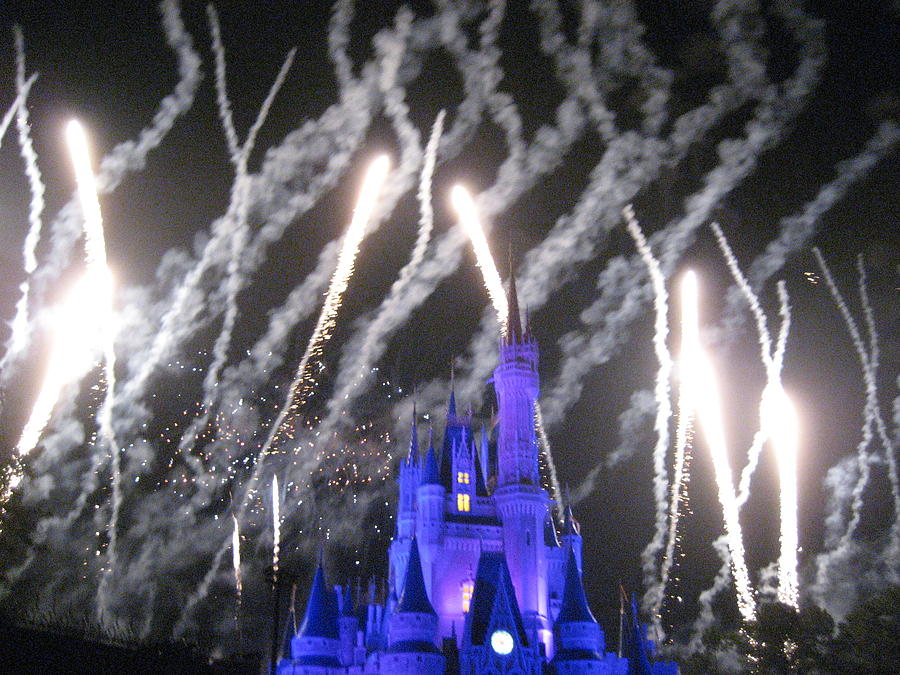 Orlando Photograph - Walt Disney World Resort - Magic Kingdom - 121256 by DC Photographer