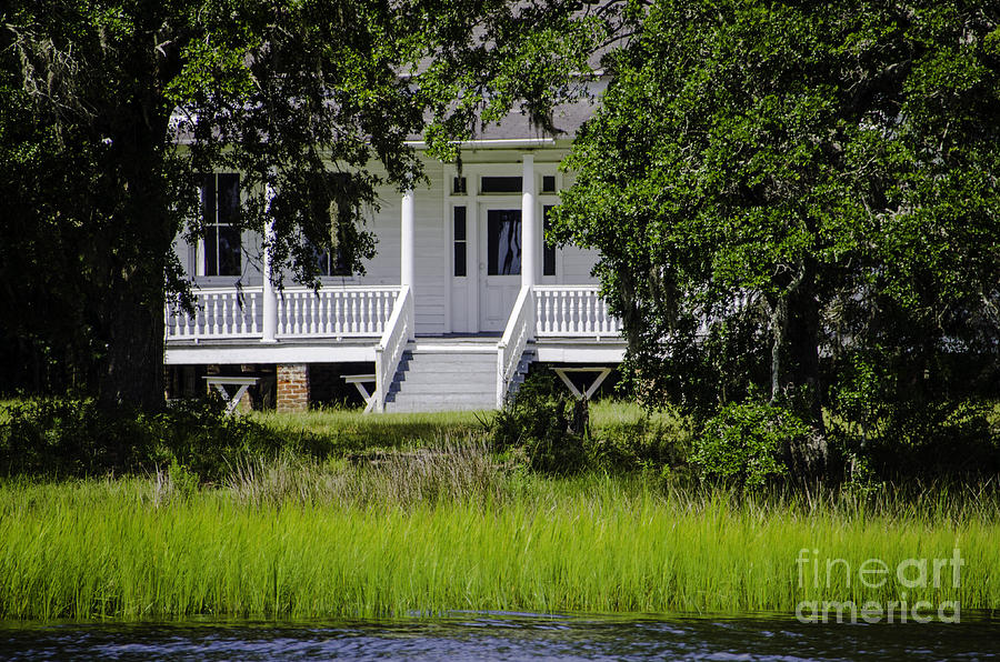 Wando River Plantation Home Photograph by Dale Powell