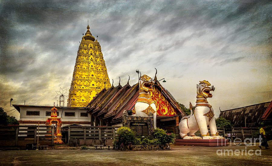 Wang Wiwekaram Temple Photograph by Adrian Evans