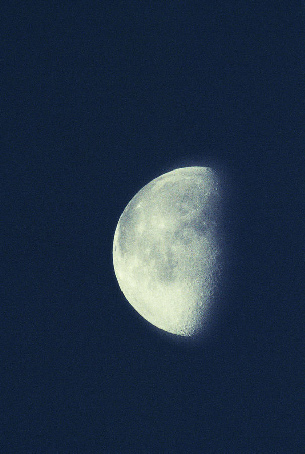 Waning Gibbous Moon Photograph by David Nunuk/science Photo Library