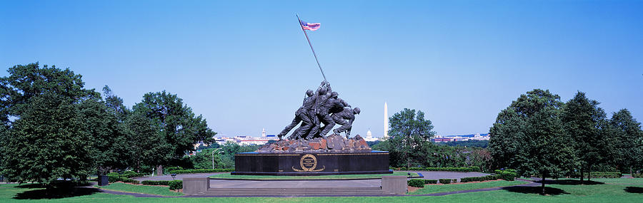 War Memorial With Washington Monument Photograph by Panoramic Images