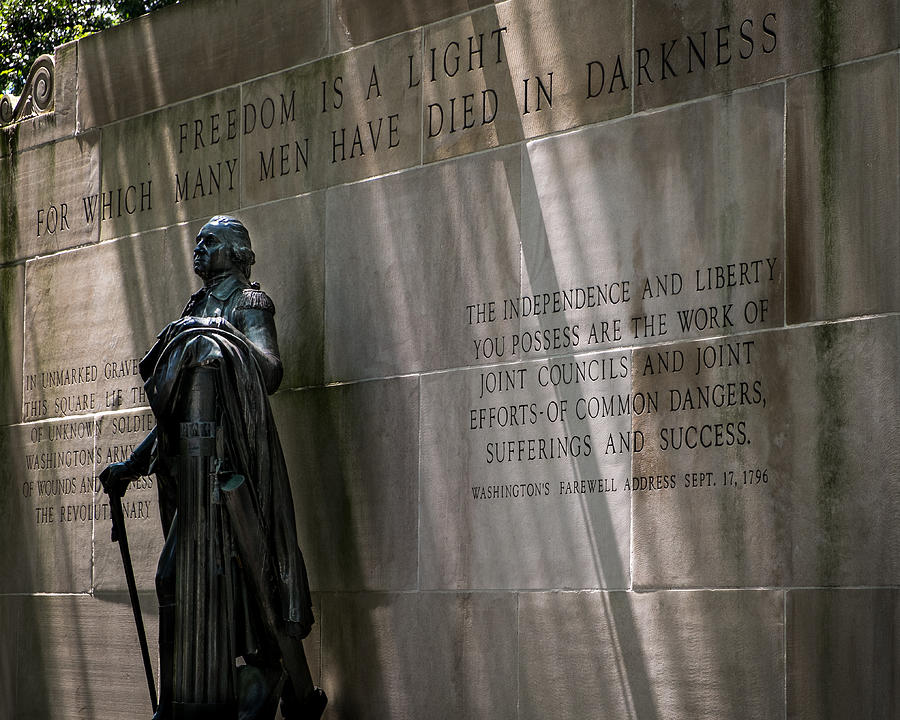 Washington Memorial Photograph by Glenn DiPaola
