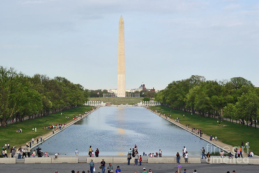 Washington Monument 1 Photograph by Tom Doud