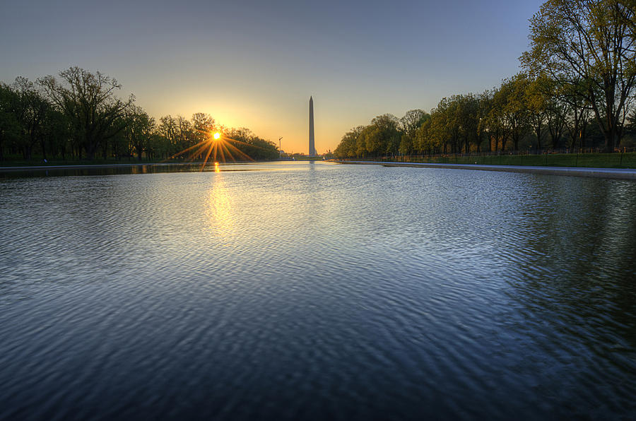 Washington Monument at Sunrise Photograph by Michael Donahue