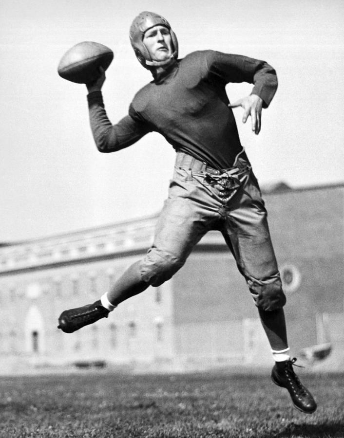 Washington State Quarterback Photograph by Underwood Archives