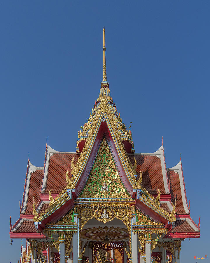 Wat Bukkhalo Central Roof-top Pavilion Gable DTHB1810 Photograph by Gerry Gantt