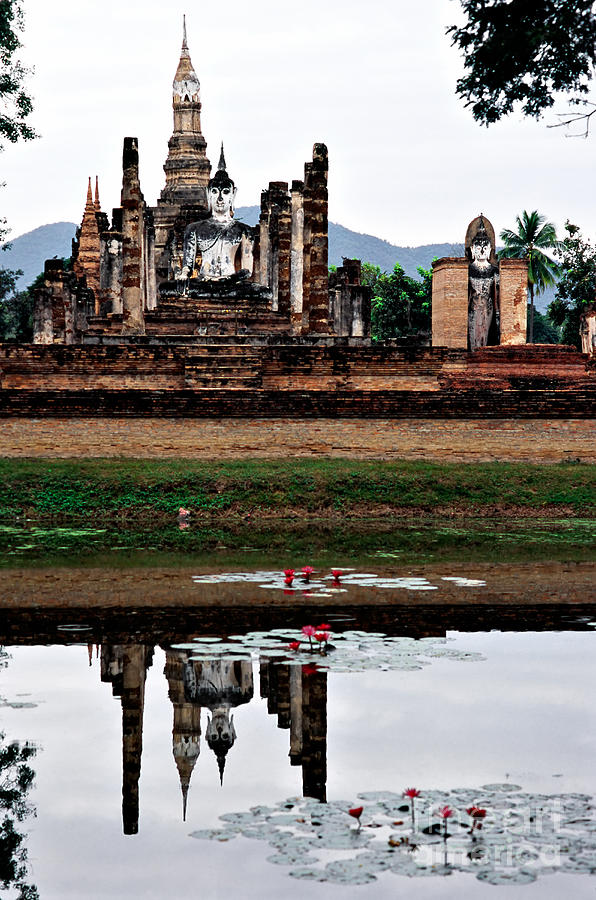 Wat Mahathat - Sukhothai - Thailand Photograph by Luciano Mortula