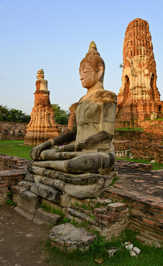 Wat Mahathat Buddha Photograph by Bob VonDrachek