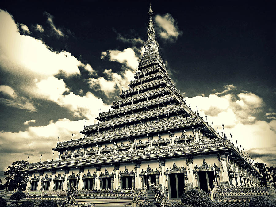 Wat Nong Wang Photograph by Ian Gledhill