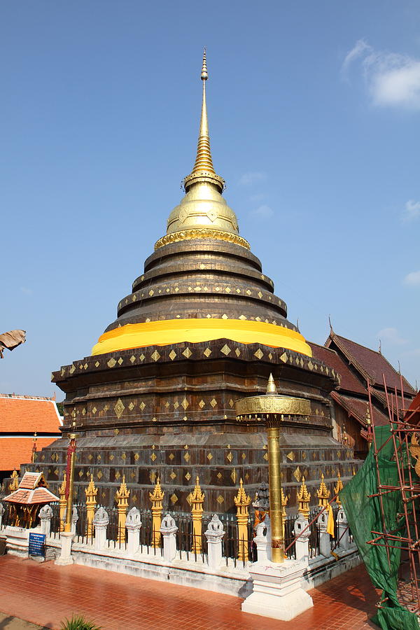 Wat Phra That Lampang Luang - Lampang Thailand - 011315 Photograph by DC Photographer