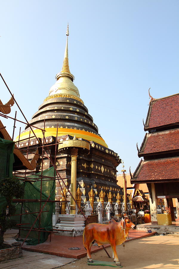 Wat Phra That Lampang Luang - Lampang Thailand - 01135 Photograph by DC Photographer