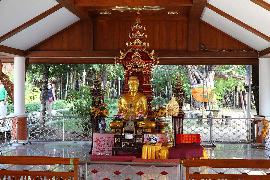 Wat Phra That Lampang Luang - Lampang Thailand - 01139 Photograph by DC Photographer